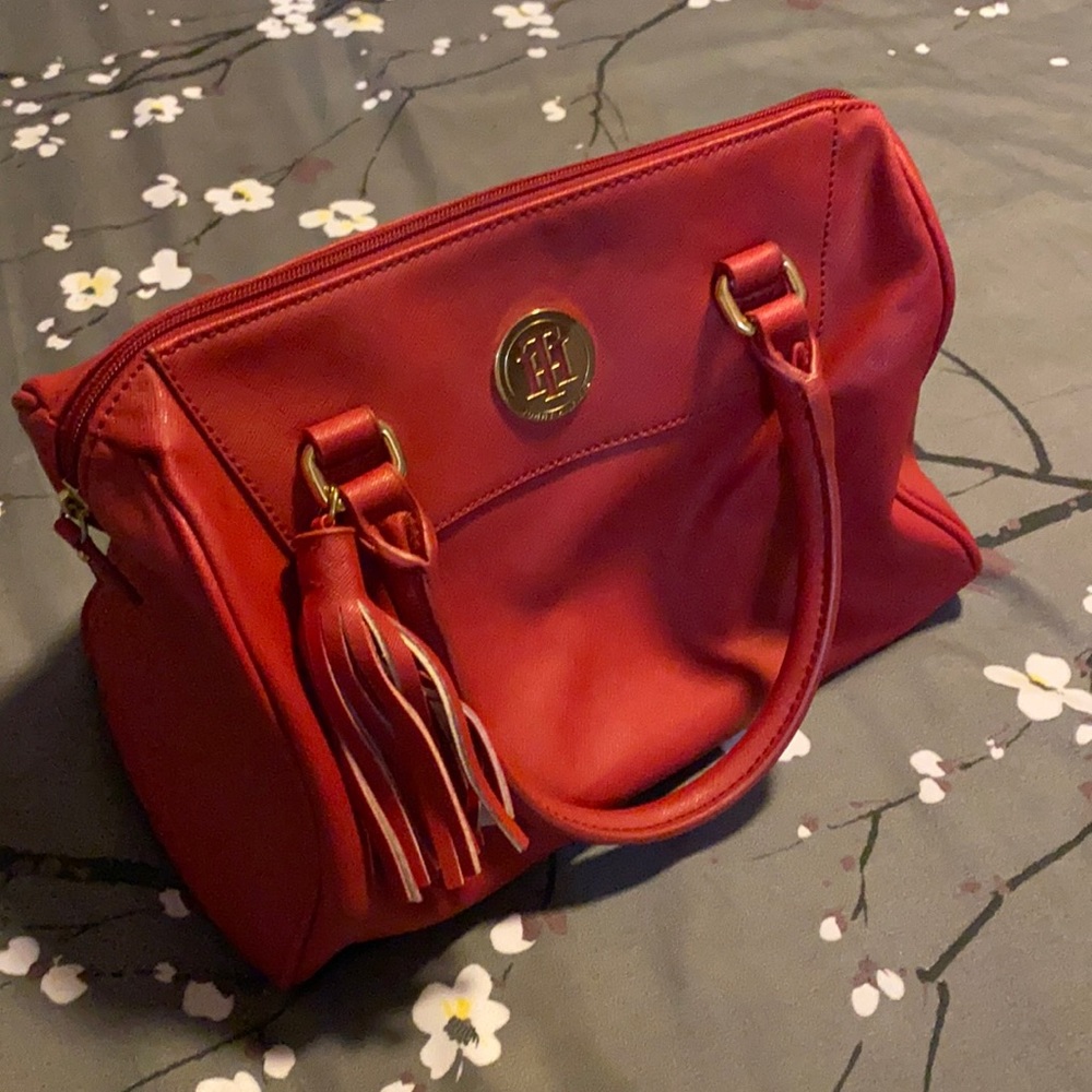 Red Tommy Hilfiger hand bag